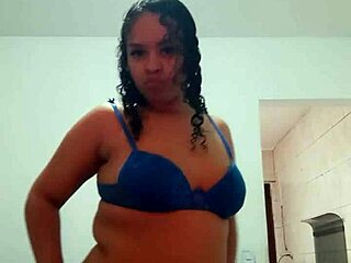 Hot latina dancing slutty, showing tasty tits!