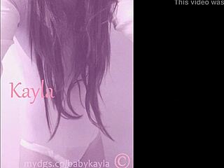 Diapositivas de chica en pañal Kayla