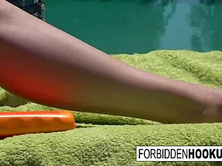 i hooked up with the delivery driver, he gave me a facial cumshot after blowjob and hardcore sex