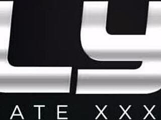 Mary Monroe Twitches in Bewitching Explosive Orgasm Bliss