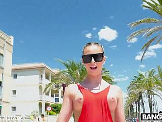 lyas risky sex on the bench