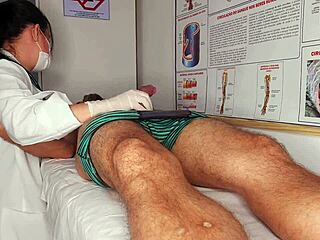 tive uma ereção na frente da enfermeira latina com bunda grande