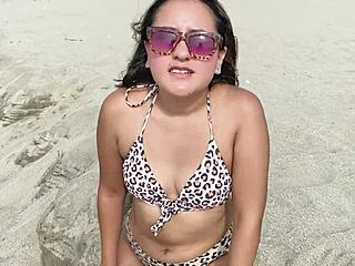 모르는 남자가 해변에서 나를 엿보고 아파트로 가서 미친 듯이 섹스하자고 설득해