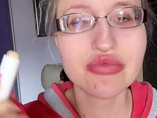 ASMR eating banana pink lipstick - lip fetish food fetish lipstick eyeglasses 😋