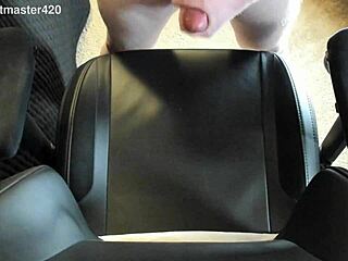 This is a massive cum spray.