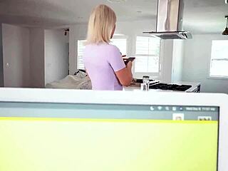 pervmom petite milf shows juicy ass curves to horny stepson