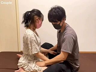 濃厚手マンで大量潮吹きが止まらない！ギャルjdのパイパンまんこが何度も痙攣絶頂　イキ狂う　クリ責め　喘ぎ声　アクメ　激しい　かわいい　巨乳　超美女　投稿　個人撮影　素人　日本人　えむゆみ