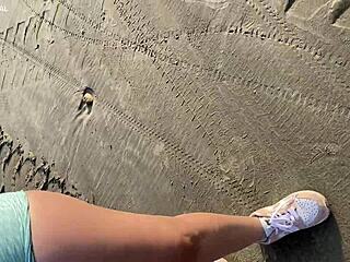 encontrei essa gostosa e chamei ela pra ir no banheiro comigo ela � muito safada