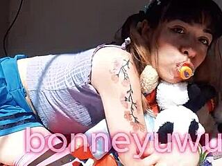 bonneyuwu plays with stuffed animals and squirts milk, ahh