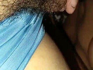 Indahnya merasakan memek ibu mertua cantik yang basah dan nikmat.