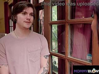 Mommyblowsbest - sucking the neighbour compilation