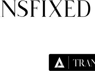 Curvy Trans Baddie Eva Maxim Seduces Stacked Milf Neighbor Kenzie Taylor