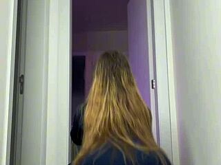 Latina Shows Off Big Butt in Tight Leggings