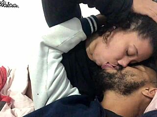 Chi mi ha vista mentre allatto fetish allattamento adulto