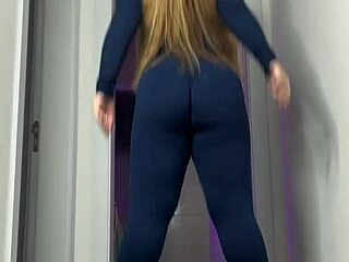 Latina Shows Off Big Butt in Tight Leggings