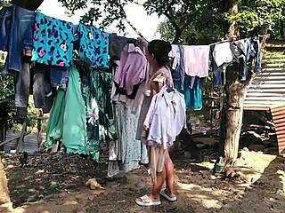 cumpliendole los caprichos a la embarazada la mujer del capataz de la finca esta embarazada y tiene el antojo de tener sexo lésbico conmigo