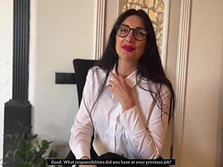 The Secretary Got A Job Through The Bed