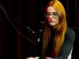 já fica com mulheres a bastante tempo é a única que fala que é liberal e os curiosos do site pornô - bella ruiva watch on sheer red