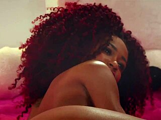 Morena gostosa se masturbando at� gozar