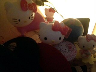 Thailand's cute coyote girl gets sexy in the car