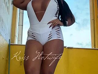 Wife shows new short shorts to gym friend