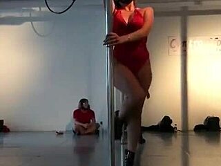 Diosa Argenta Con Otro Pole Dance