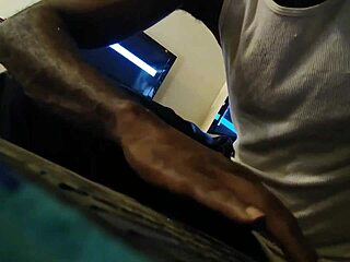 Thick Booties And Fat Coochies! More MILFs Here!