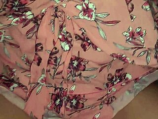 Saturday Visit To The Big-Bootied Single Mom Shes Waiting For Me Without Panties!