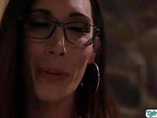 Transsexual melanie brooks gets deepthroat and fucks a guy