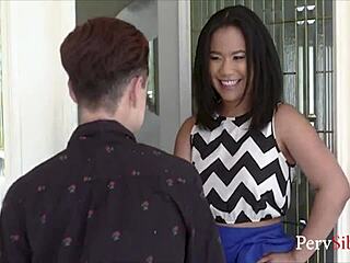 caring sibling helps teen impress her date with care 😊