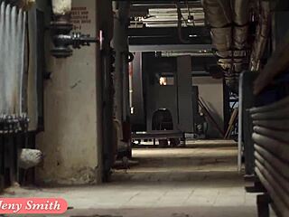 jeny smith sneaks naked thru lost corridors