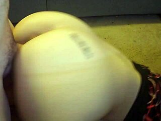 Gf gets down desk cumshot pussy amateurs!