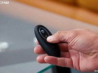 Nichole Saphir's Bubble Butt Trap Lures Cock for Anal Rimjob and Facial Cumshot