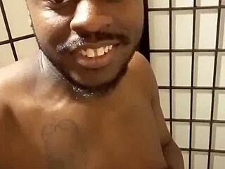 cooking bananas with big tits llamasr turns kitchen dark and freaky 🍌🍑😏