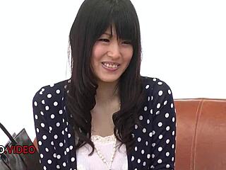 Nozomi Koizumi sucks JAV cock passionately then swallows every drop!