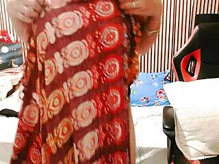 curvy tall babe fingers swollen pussy in private ripped clothes striptease