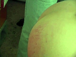 O kurwa szef Taylor rozbiera grubą dojrzałą MILF smaga tłusty tyłek i rżnie ostro! 🍑🔥💦