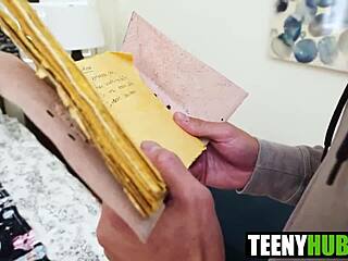 Fille goth vierge taquine culotte crémeuse avant défonce gros nichons