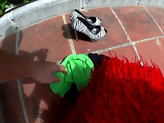 Nicky Wayne Gapes Asshole Deep in High Heels Outdoors