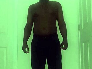 Continuing Her Free Singing and Dancing Performance 2