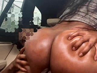 Big Booty Karesha Bounces On Thick Rod During Car Ride