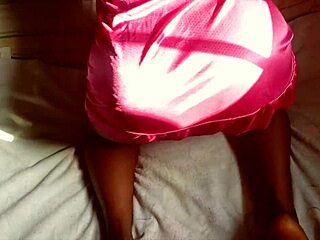 sweetdeemonn spreads legs wide for teasing foreplay in her latest update