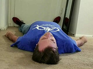 Pretty Shaved Housewife Pussy Flashes Heels Exhibitionist Pee Close-Up POV