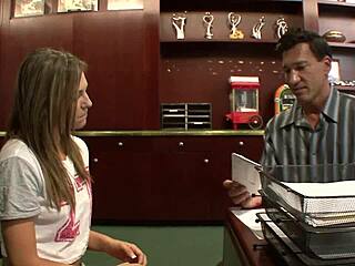 Dahlia Sky Craves Deepthroat Doggystyle And Gaping Anal From Hung Cock