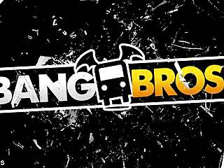 ohh my huge booty shakes big in public view