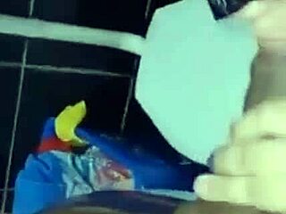 chupa esse pauzão emoji e depois dou pro macho de verdade 😈🍑 no cu sem dó!