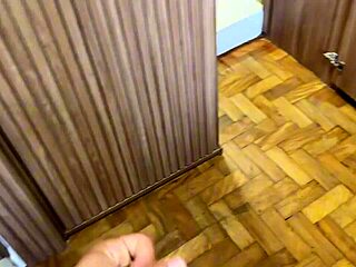 comi a namorada do meu amigo enquanto ele não chegava deepthroat