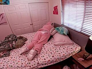 Stepbrother Fucks Stepsister Before Trick-Or-Treating