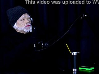 quer gravar com andressa urach? ela ama exibicionismo, musa do vasco em lingerie vermelha sheer! 🔥👀