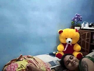 Horny Indian Bhabhi Seduces Driver for Rough Doggystyle Pounding and Assplay